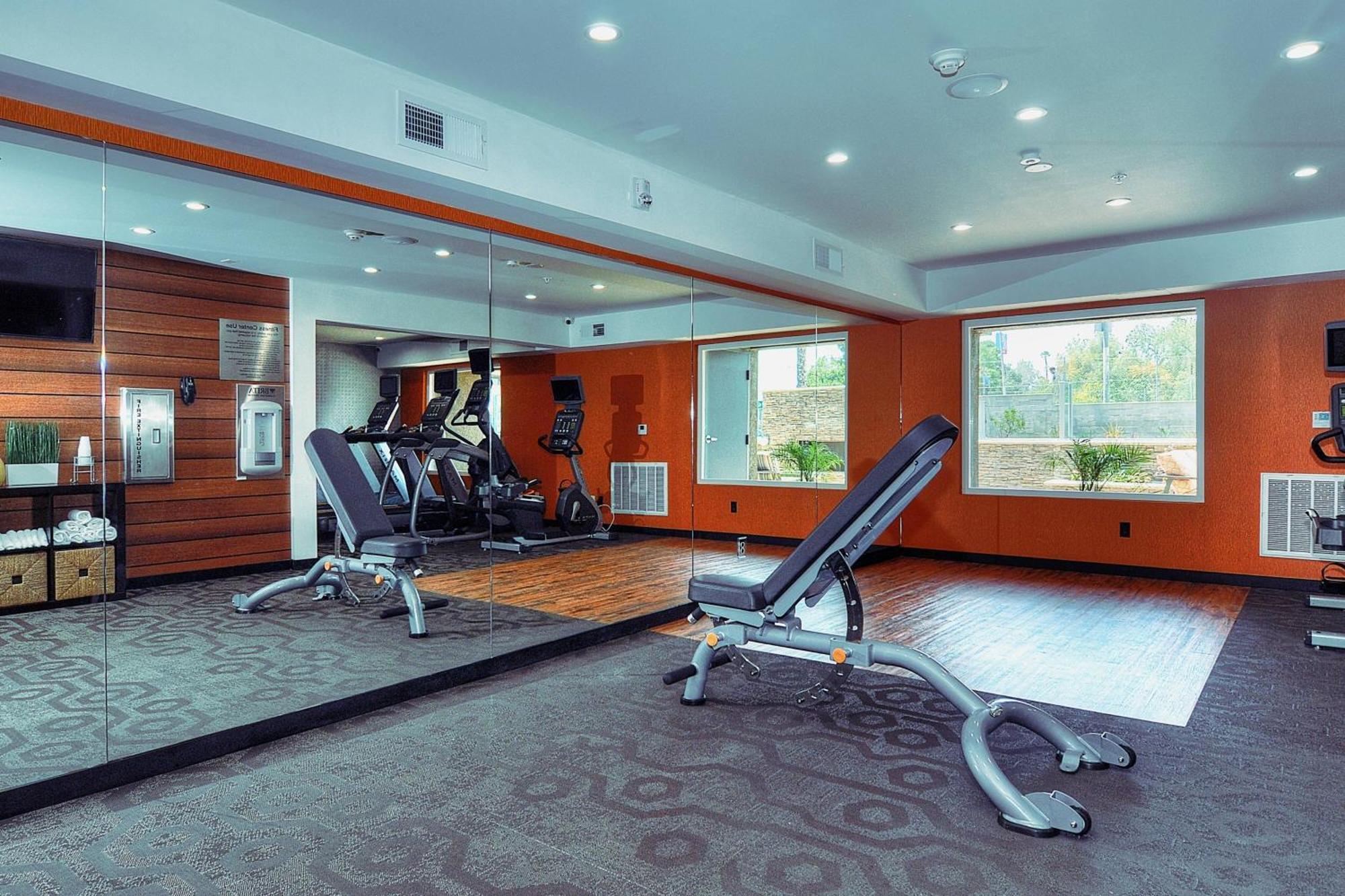 Fairfield Inn & Suites By Marriott Los Angeles רוזמיד מראה חיצוני תמונה