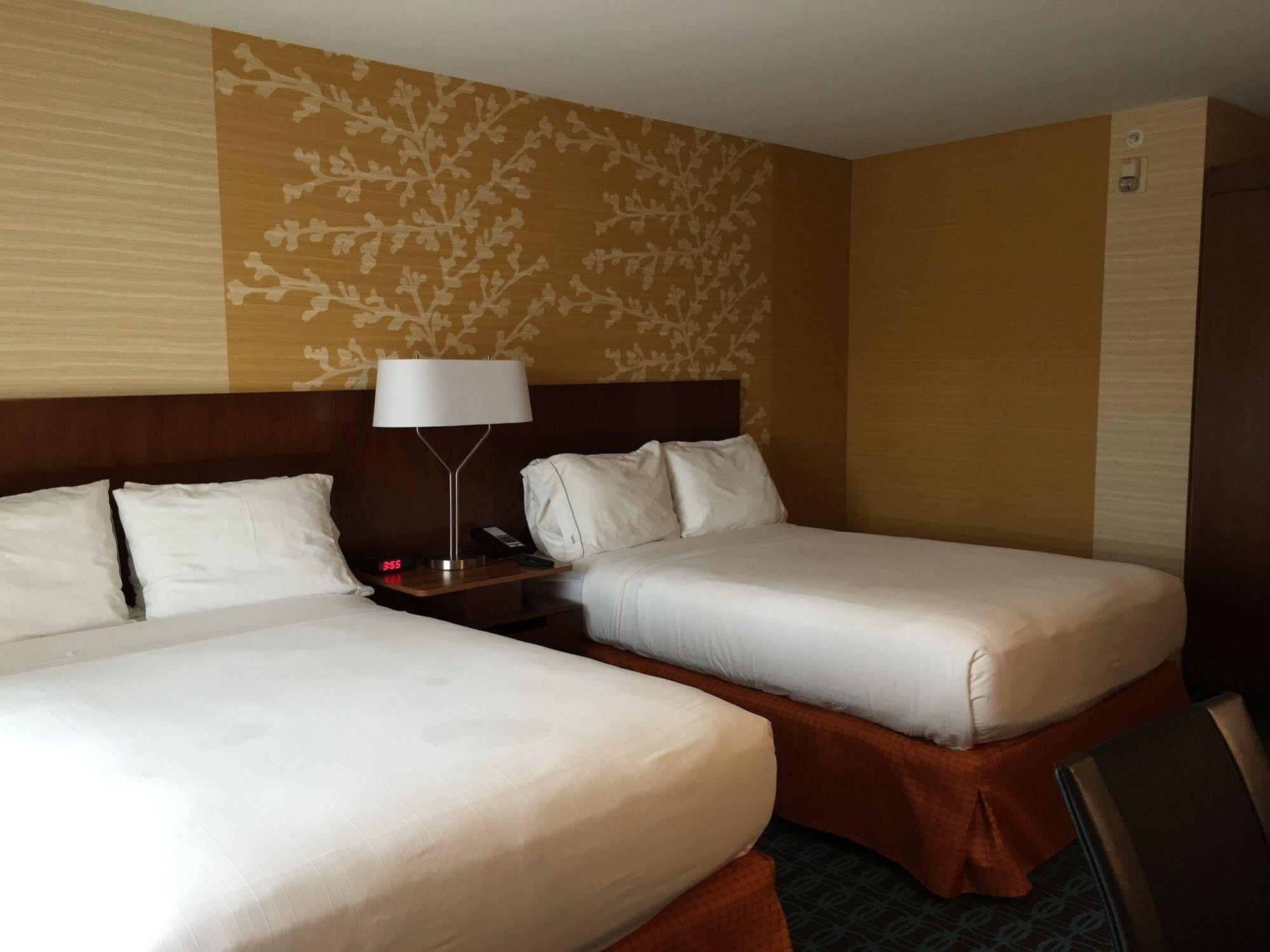 Fairfield Inn & Suites By Marriott Los Angeles רוזמיד מראה חיצוני תמונה
