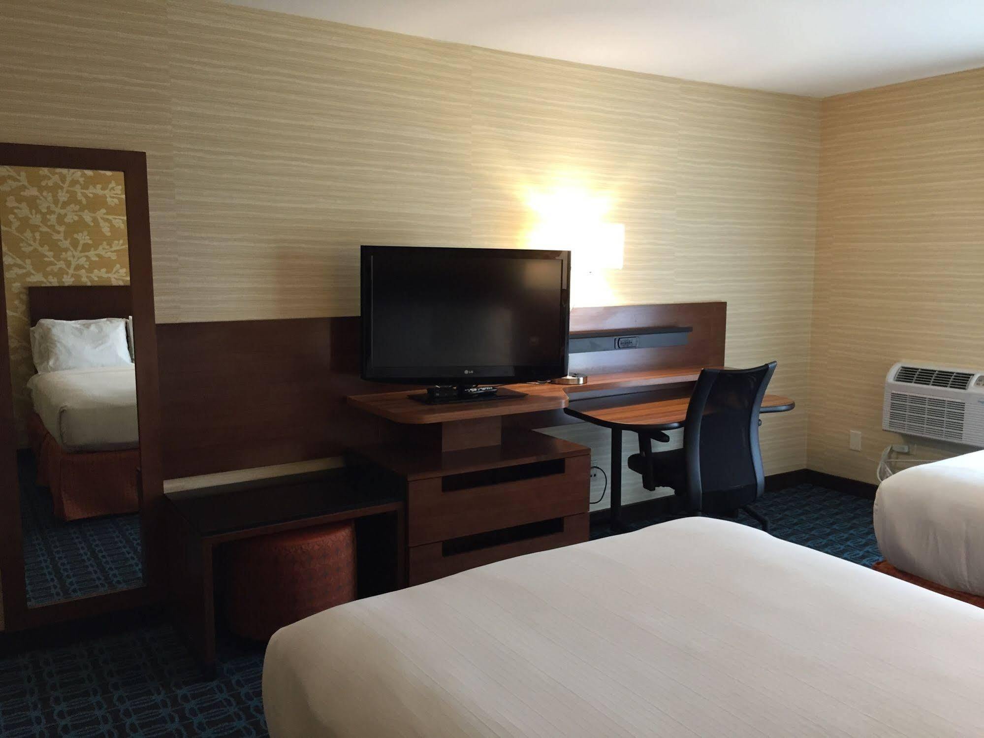 Fairfield Inn & Suites By Marriott Los Angeles רוזמיד מראה חיצוני תמונה